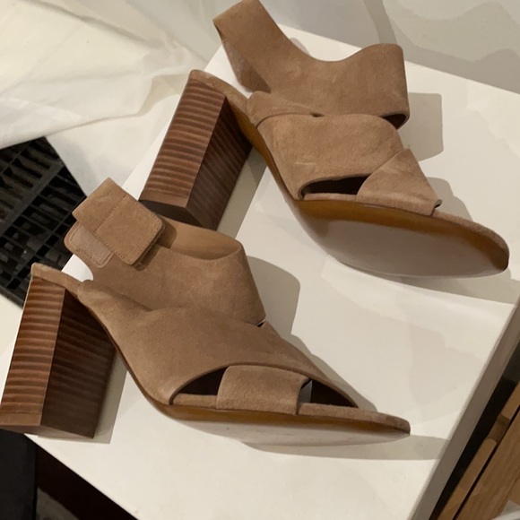 Vince tan suede Velcro heeled sandal (Farrah) - Picture 3 of 3